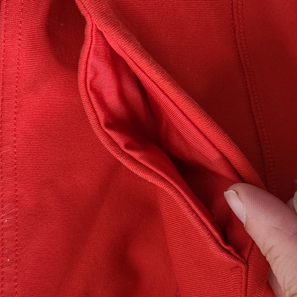 ALO Yoga Capri Pants Size Small Red Workout Gym Athleisure Pilates Casual Basic - Picture 6 of 6